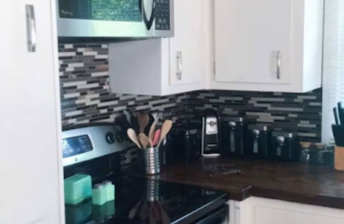 Warrenville Cottage | Charming 2-bedroom cottage 3 miles from Historic downtown Aiken!