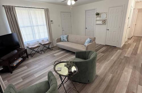 Lake City House | Charming 2-bedroom house with WiFi, AC in fantastic Downtown Lake City