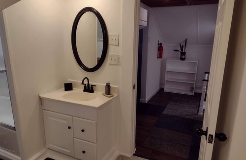Elberton House | Charming 2-bedroom house in serene Elberton with WiFi, AC