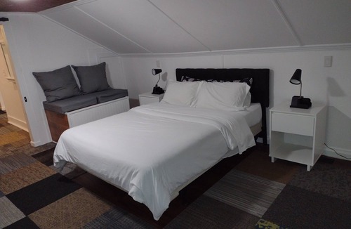 Elberton House | Charming 2-bedroom house in serene Elberton with WiFi, AC