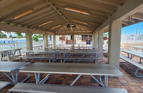Fort Pierce Shores House | Charming 2-bedroom house in N Hutchinson Island across the street from the beach