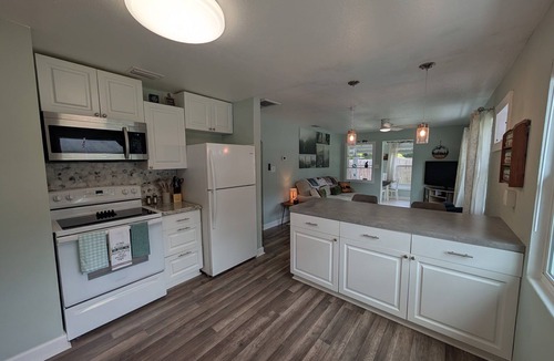 Plantation Estates House | Charming 2BR/1BA retreat in peaceful DeBary, FL. Centrally located!