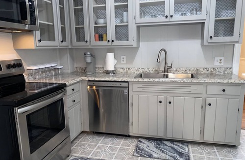 Hopewell House | CHARMING 3 BEDROOM 2 BATHROOM HOUSE