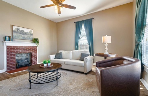 Somerville House | Charming 3-bedroom house in Somerville minutes from Blue Oval and Town Square!