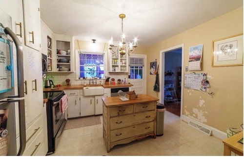 Oakhurst House | Charming 3-bedroom house in Charlotte with AC
