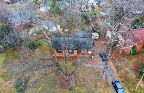 Oakhurst House | Charming 3-bedroom house in Charlotte with AC
