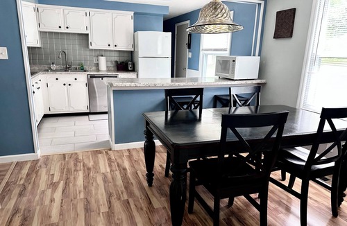 Ashley Oaks House | Charming 3-bedroom house in Knoxville/Farragut with fenced yard.