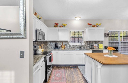 Antioch Bed & Breakfast | Charming 3 Bedroom Home Near BNA Airport!