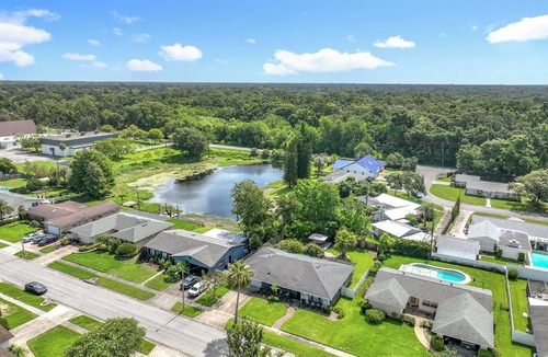 Orlando House | Charming 3 bedroom pool house in Orlando close to airport ,theme parks, shopping