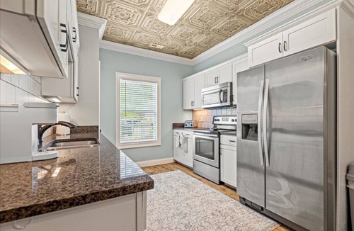 Florence House | Charming 3-bedroom townhome with Largest Accommodations in superb Florence