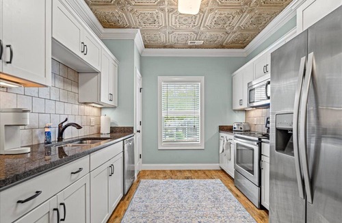 Florence House | Charming 3-bedroom townhome with Largest Accommodations in superb Florence