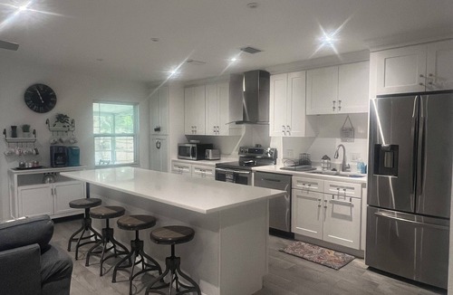 Orlando House | Charming 3-bedroom townhome with an enclosed patio in lovely Orlando.