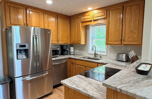 Gainesville House | Charming 3BR Home Close to Lake Lanier & Local Attractions