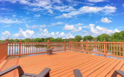 Lake Helen House | Charming Antiques-Themed Inn Room with Lake Access, Located Near Lake Helen, Florida
