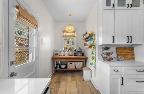 Chatham Crescent House | Charming Ardsley Park Home with King Suite + 3 Workspaces
