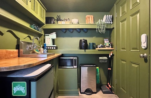 Historic Kenwood House | Charming bungalow studio between the beach and downtown in welcoming St. Pete