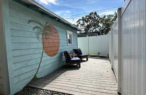 Historic Kenwood House | Charming bungalow studio between the beach and downtown in welcoming St. Pete