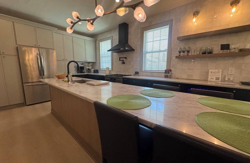 Historic Old Northeast House | Charming Bungalow In Historic Old Northeast - 5 minute walk to the Water