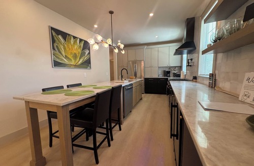 Historic Old Northeast House | Charming Bungalow In Historic Old Northeast - 5 minute walk to the Water