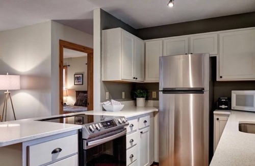 Glenville Cabin | Charming Cabin - Lake Glenville neighborhood, screened in porch