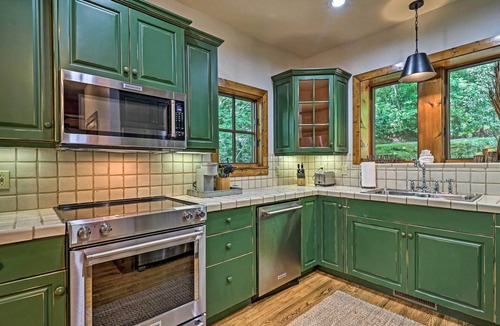 Cashiers Cottage | Charming Cashiers Cottage w/Screened Porch!