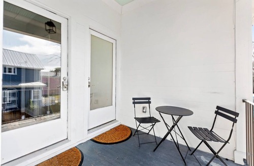 Westside Apartment | Charming & Central Apartment Downtown