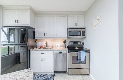 Beaufort Condo | Charming Coastal Casa on Beaufort's Battery Creek