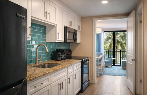 Myrtle Beach Hotel | Charming Coastal Retreat with Gentle Ocean Glimpses - 3 Units