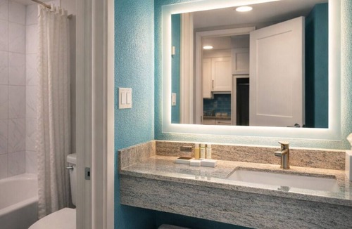 Myrtle Beach Hotel | Charming Coastal Retreat with Gentle Ocean Glimpses - 3 Units