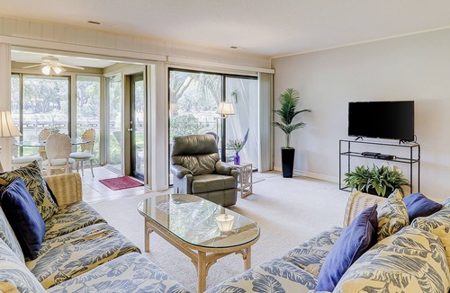Sea Pines Condo | Charming Condo w/Golf & Lagoon views - On-Site Tennis Court & Putting Green!