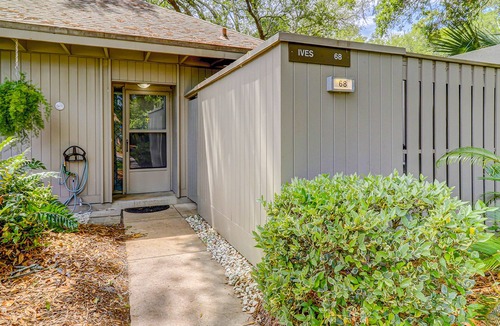 Sea Pines Condo | Charming Condo w/Golf & Lagoon views - On-Site Tennis Court & Putting Green!