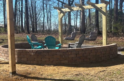 Spencer Cottage | Charming Cottage-3Bed-2Bath-By Creek Falls Park-Great outdoor fireplace and deck