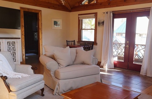 Cullowhee House | Charming cottage on pond w/sauna. Cashiers and Highlands