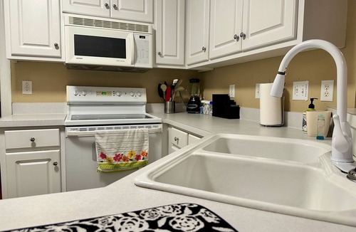 Winterville House | Charming Country Home — 1,400+ Sq Ft, Minutes from ECU Health
