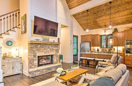 Glenville Cabin | Charming Craftsman w/ Porch + Community Perks!