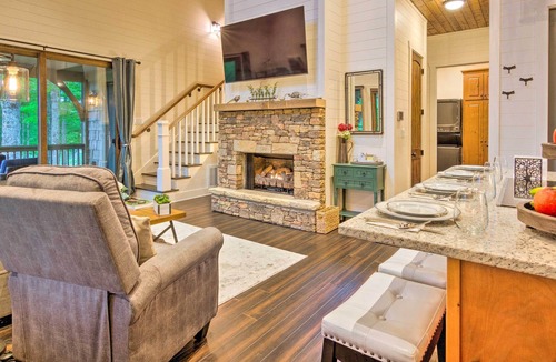 Glenville Cabin | Charming Craftsman w/ Porch + Community Perks!