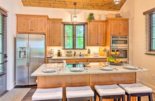 Glenville Cabin | Charming Craftsman w/ Porch + Community Perks!