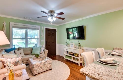 Watkinsville House | Charming Duplex: 12 Mi to UGA & Sanford Stadium!