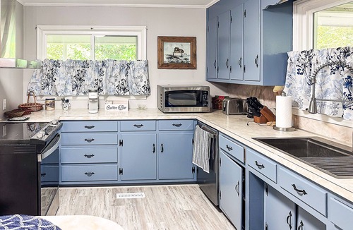Troy House | Charming farmhouse nestled within the breathtaking Uwharrie National Forest!
