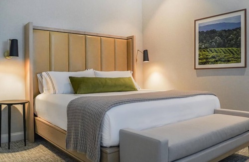 Braselton Hotel | Charming Guest Room Perfect for Spa and Winery Retreats Near Athens - 55 Mins