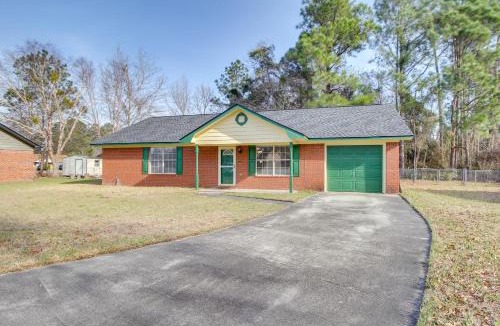 Hinesville House | Charming Hinesville Home < 6 Mi to Fort Stewart
