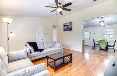 Hinesville House | Charming Hinesville Home < 6 Mi to Fort Stewart