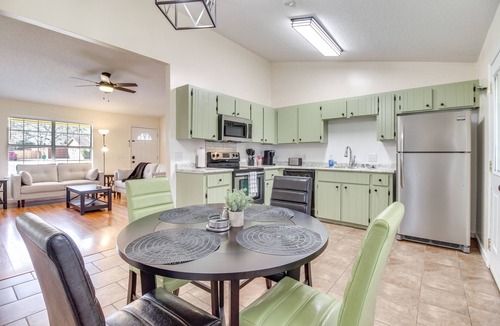 Hinesville House | Charming Hinesville Home < 6 Mi to Fort Stewart