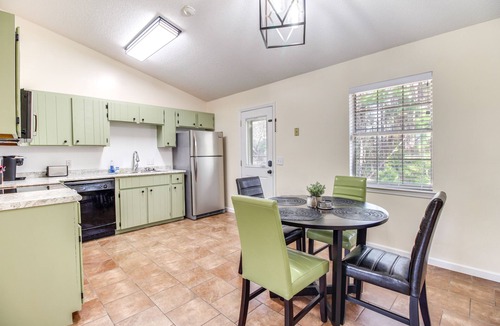 Hinesville House | Charming Hinesville Home < 6 Mi to Fort Stewart