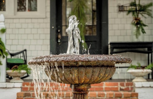 Fitzgerald House | Charming Historic Home in Downtown Fitzgerald - Fast WiFi, Comfortable Stay