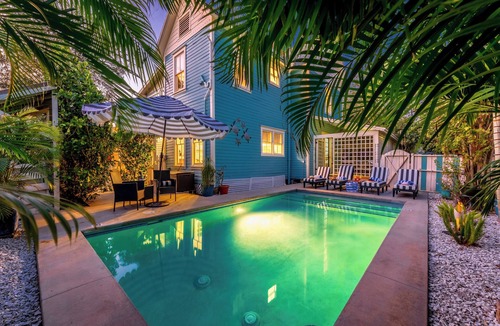 Bradenton House | Charming Historic Resort, pool,bar,Grill,close AMI.