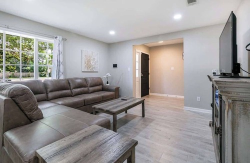Slidell House | Charming Home