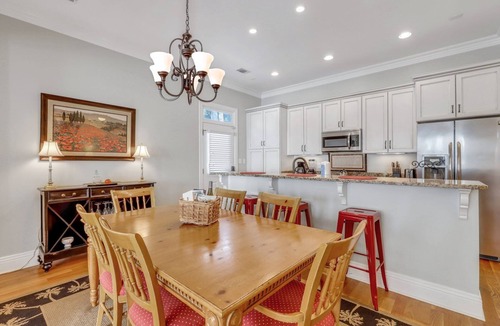 Historic Downtown Savannah House | Charming Home w/Private Parking, Courtyard, Near Forsyth by Lucky Savannah