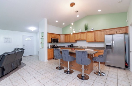 St. Cloud House | Charming house with AC and WiFi