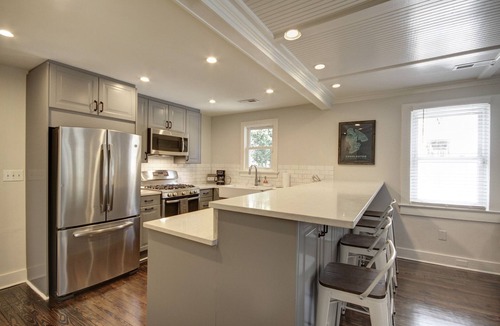 Charleston Cottage | Charming in Charleston - Close to Downtown & Folly Beach